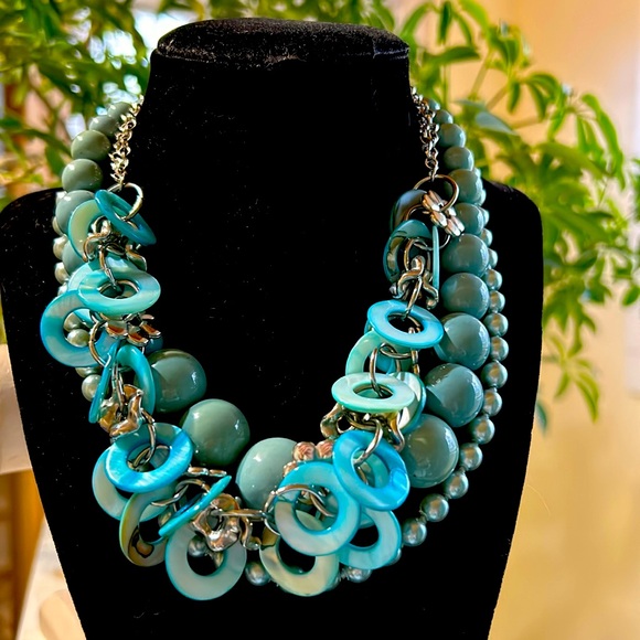 Jewelry - Blue necklace bundle of three